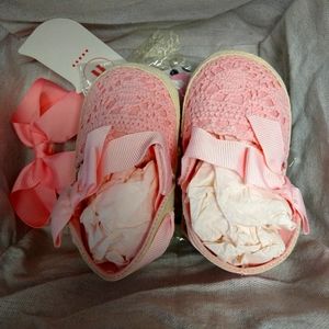 Baby crochet shoes with rubber backing with no slip, pink 💓